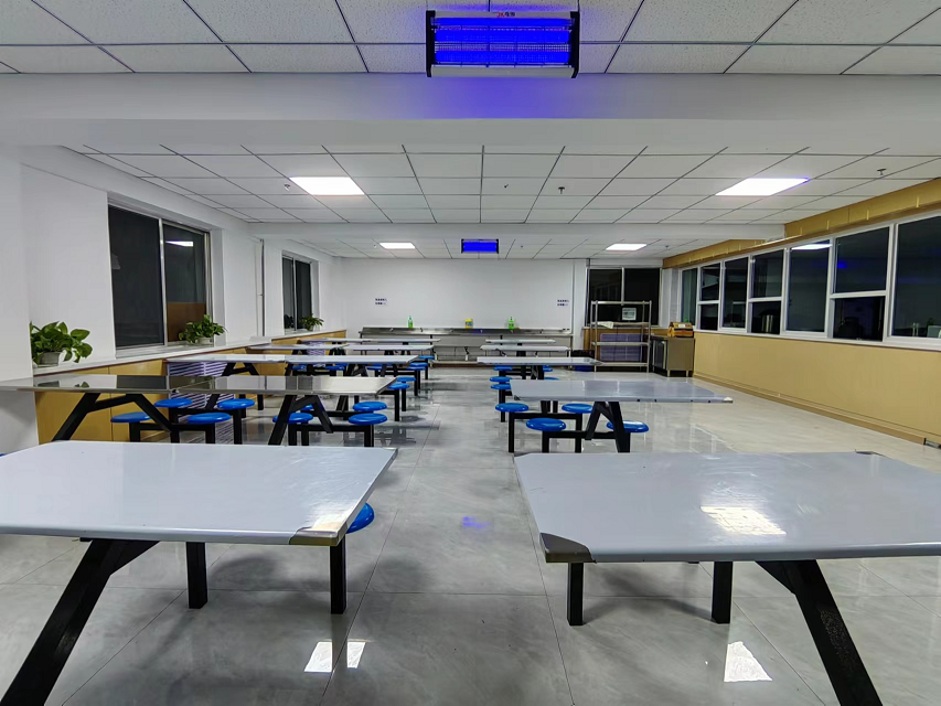 学校食堂