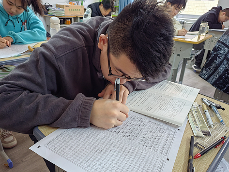 高三复读学校，助力学子逆袭，高效提升复读成功率！